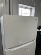 Frigidaire 30 in. 18.3 cu. ft. Top Freezer Refrigerator, Garage Ready! (NEW - SCRATCH/DENT)