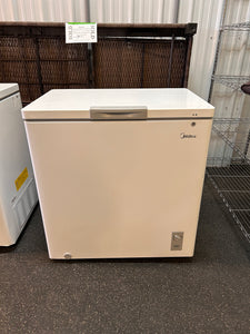 Midea Convertible Chest Freezer with Interior LED Light 7.0 cu ft White USED VERY CLEAN LIGHTLY DENTED