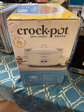 Crock-Pot 7-Quart Cook and Carry Programmable Slow Cooker with Carry Bag!! BRAND NEW!!