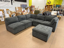 Thomasville Tisdale Fabric Sectional with Storage Ottoman! (BRAND NEW )
