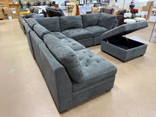 Thomasville Tisdale Fabric Sectional with Storage Ottoman! (BRAND NEW )