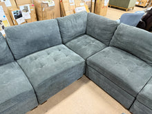 Thomasville Tisdale Fabric Sectional with Storage Ottoman! (BRAND NEW )
