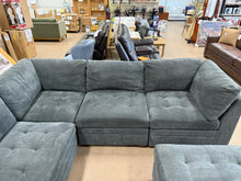 Thomasville Tisdale Fabric Sectional with Storage Ottoman! (BRAND NEW )