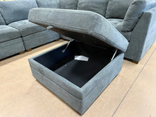 Thomasville Tisdale Fabric Sectional with Storage Ottoman! (BRAND NEW )
