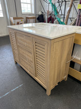 48"W Freestanding Brown Single Bathroom Vanity With Quartz Countertop And Louvered Doors, Pre-Assembled! (NEW - MINOR SHIPPING DAMAGE - NO BACKSPLASH)