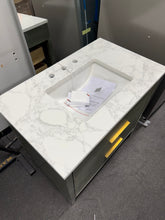 Bilroy 36'' Single Bathroom Vanity with Engineered Stone Top! (NEW - MISSING BACKSPLASH)