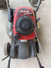 Honda Zero Turn Gas Self Propelled Lawn Mower! (USED - WORKS GREAT!)