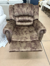 Chemika 40.9'' W Classic Super Soft Padding And Oversize Manual Recliner With Rivets! (NEW)