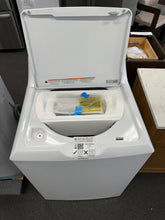 Hotpoint 4.0 cu.ft. Top Load Washer in White with Cold Plus and Water Level Control- new - scratch & dent
