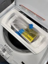 Hotpoint 4.0 cu.ft. Top Load Washer in White with Cold Plus and Water Level Control- new - scratch & dent