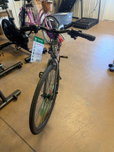 Schwinn Women's Circuit 700c/ 28” Hybrid Bike!! NEW!