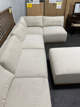 Henredon Murphy Fabric Modular Sectional with Ottoman! (DEPARTMENT STORE RETURN)