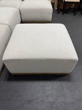Henredon Murphy Fabric Modular Sectional with Ottoman! (DEPARTMENT STORE RETURN)