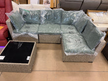 5Pc Outdoor Wicker Sofa Chaise W/Coffee Table! (NEW - GREEN CUSHIONS)