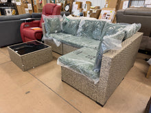5Pc Outdoor Wicker Sofa Chaise W/Coffee Table! (NEW - GREEN CUSHIONS)