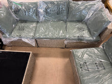 5Pc Outdoor Wicker Sofa Chaise W/Coffee Table! (NEW - GREEN CUSHIONS)