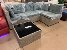 5Pc Outdoor Wicker Sofa Chaise W/Coffee Table! (NEW - GREEN CUSHIONS)