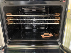 !!REDUCED!! MAKE YOUR KITCHEN THE TALK OF YOUR NEXT HOME PARTY WITH THIS BEAUTIFUL DOUBLE WALL OVEN!!

Frigidaire Gallery 30 inch Double Electric Wall Oven with Air Fry Self + Steam Cleaning ( Fingerprint Resistant Stainless Steel)!! BRAND NEW(MINOR DENT