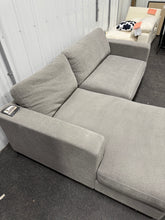 Henredon Essex Hill Sofa Chaise