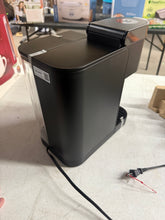 Keurig K-Express Essentials Single-Serve K-Cup Pod Coffee Maker, Black! (LIGHTLY USED, VERY CLEAN)!!