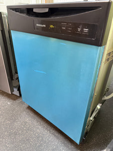 Frigidaire Smart 24-in Front Control Built-in Dishwasher ( Stainless steel ) , 62-Decibel Standard Sound Level! (NEW - DENTED FRONT)
