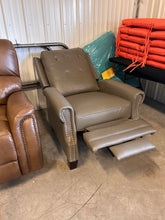 Ridgewood Top Grain Leather Pushback Recliner!

-Brand new out of the box