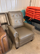 Ridgewood Top Grain Leather Pushback Recliner!

-Brand new out of the box