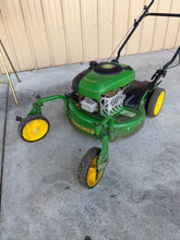 John Deere Self Propelled Gas Zero Turn Lawn Mower! (USED - GREAT CONDITION)