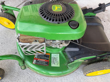 John Deere Self Propelled Gas Zero Turn Lawn Mower! (USED - GREAT CONDITION)