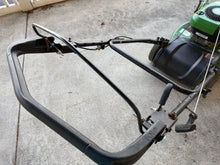 John Deere Self Propelled Gas Zero Turn Lawn Mower! (USED - GREAT CONDITION)