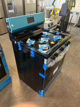 Frigidaire 30-in 5 burners 5.1-cu ft Freestanding Natural Gas Range (Stainless Steel )!! BRAND NEW(MINOR DENT ON RIGHT SIDE)!!