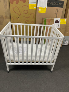 Delta Children Lee Portable Folding Mini Crib with 1.5-Inch Mattress - Greenguard Gold Certified, Bianca White- new
