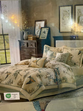 Quincy Reversible 7 Piece Printed Cotton Twill Comforter Set, Queen Size! (NEW IN PACK)