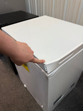Vissani 5.0 cu. ft. Manual Defrost Chest Freezer with LED Light in White Garage Ready! (NEW - DENTED)