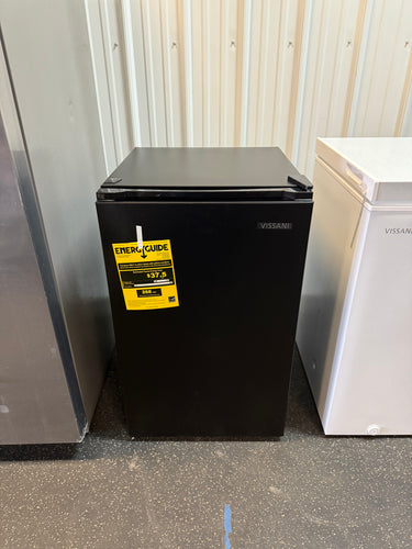 Vissani 4.3 cu. ft. Mini Refrigerator in Black, ENERGY STAR! (NEW - DENTED)