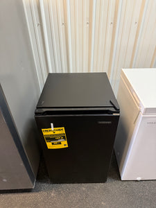 Vissani 4.3 cu. ft. Mini Refrigerator in Black, ENERGY STAR! (NEW - DENTED)