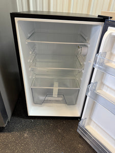 Vissani 4.3 cu. ft. Mini Refrigerator in Black, ENERGY STAR! (NEW - DENTED)