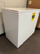 Magic Chef 7.0 cu. ft. Chest Freezer in White!! NEW, DENT FROM SHIPPING!!