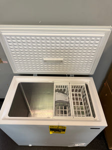 Magic Chef 7.0 cu. ft. Chest Freezer in White!! NEW, DENT FROM SHIPPING!!