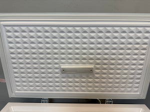 Magic Chef 7.0 cu. ft. Chest Freezer in White!! NEW, DENT FROM SHIPPING!!