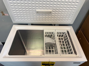 Magic Chef 7.0 cu. ft. Chest Freezer in White!! NEW, DENT FROM SHIPPING!!