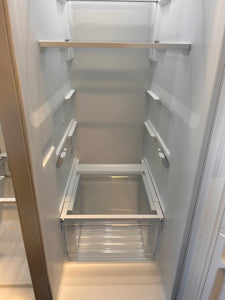Frigidaire 22.3-cu ft Side-by-Side Refrigerator with Ice Maker (White) - (Brand New - DENTED - Missing Shelves)