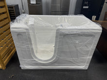 52" x 30" Walk-In Bathtub with Inswing Door & Shower Sprayer! (BRAND NEW - LEFT SIDE!)