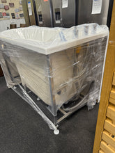 52" x 30" Walk-In Bathtub with Inswing Door & Shower Sprayer! (BRAND NEW - LEFT SIDE!)