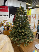 9FT Pre-Lit Christmas Tree with 1150 Warm White LED Lights, 4368 PE PVC Tips, Hinged Branches, and Sturdy Metal Stand! (NEW OUT OF BOX!) - (CANNOT BE PICKED UP UNTIL 11/29/25 3PM)