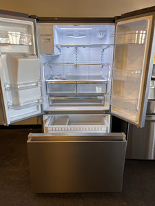 Hisense 25.4-cu ft French Door Refrigerator with Dual Ice Maker (Fingerprint Resistant Stainless Steel) ENERGY STAR! (NEW - SCRATCHED)