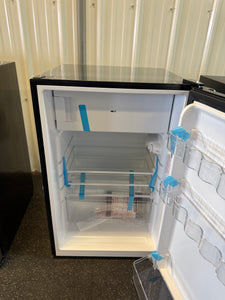 Magic Chef 4.5 cu. ft. Mini Fridge with True Freezer in Stainless Look! (BRAND NEW)