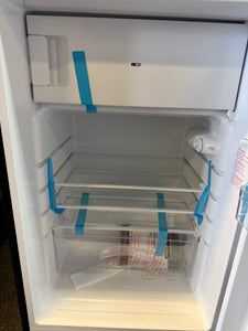 Magic Chef 4.5 cu. ft. Mini Fridge with True Freezer in Stainless Look! (BRAND NEW)