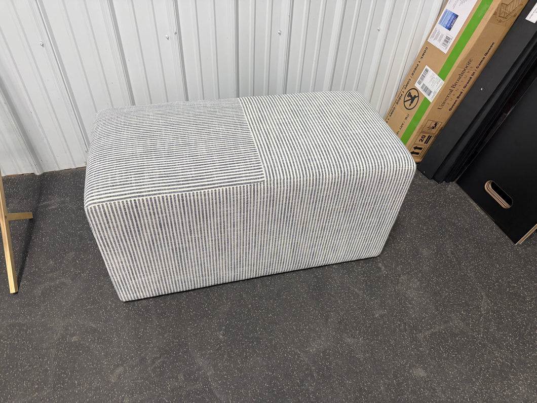 Threshold Lynwood Cube Bench!! BRAND NEW!!