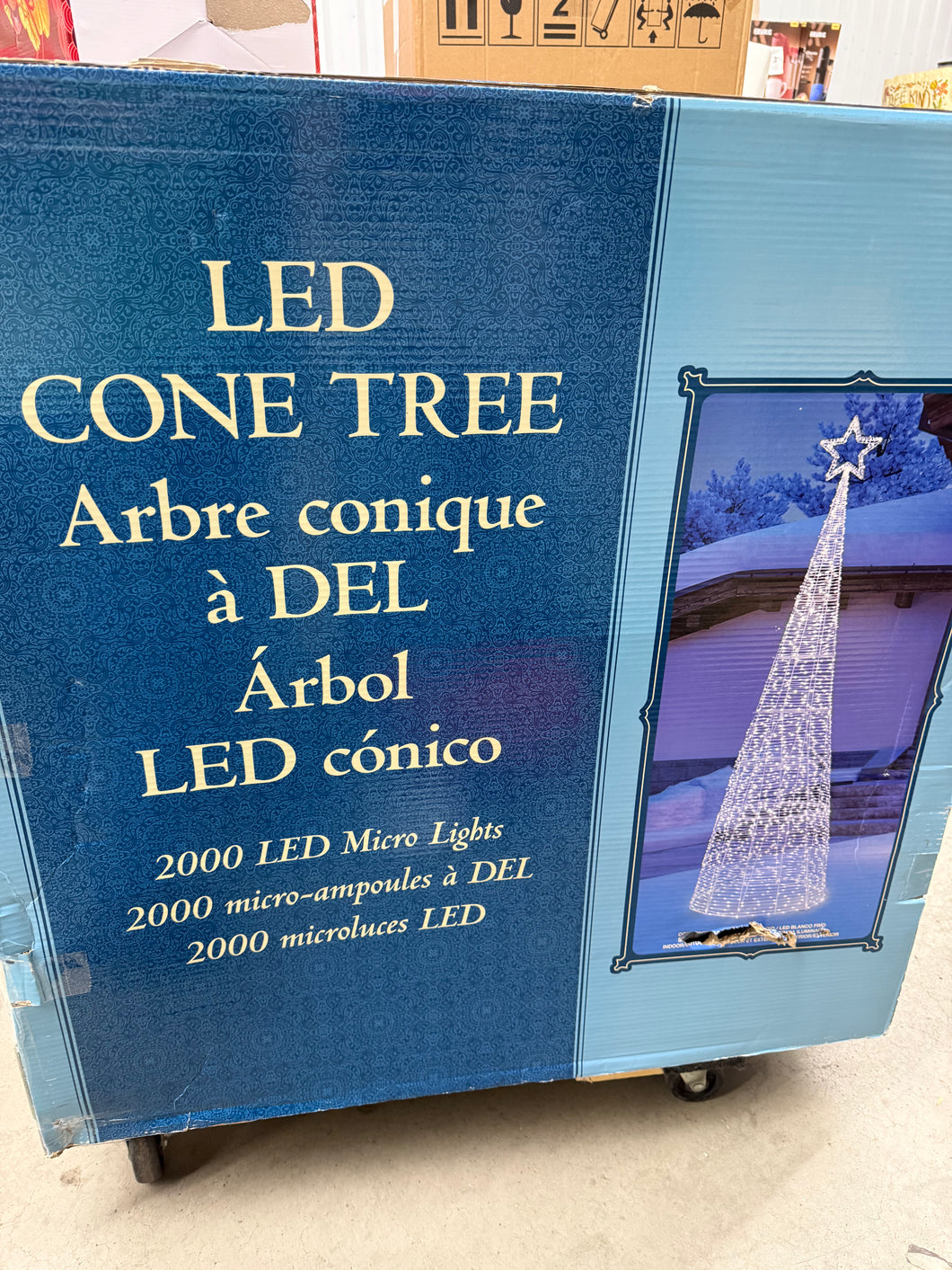 LED Cone Tree 3.05 m (10 ft.)! (NEW IN BOX)